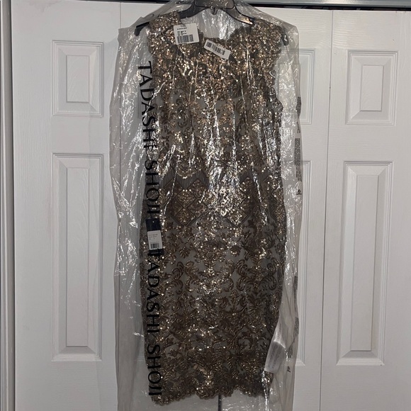 Tadashi Shoji Sleeveless Sequin Cocktail Dress - Picture 10 of 13